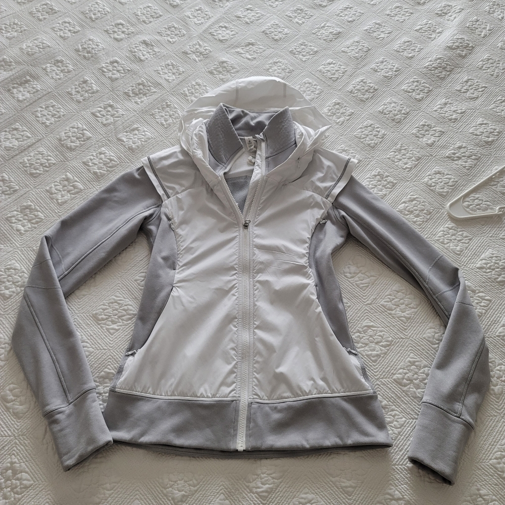 Lululemon jacket size 4